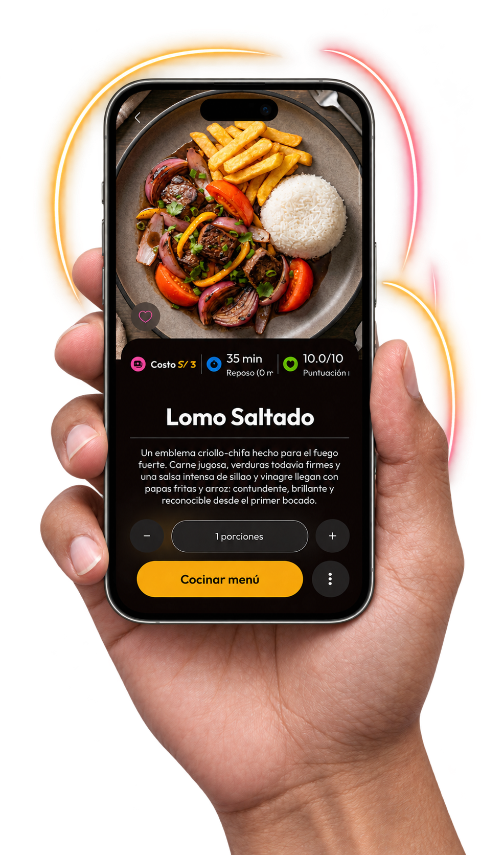 CookPilot mostrando Lomo Saltado en un teléfono sostenido con una mano